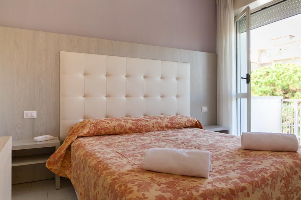 Hotel Suisse Milano Marittima Esterno foto