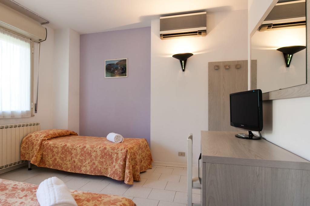 Hotel Suisse Milano Marittima Esterno foto