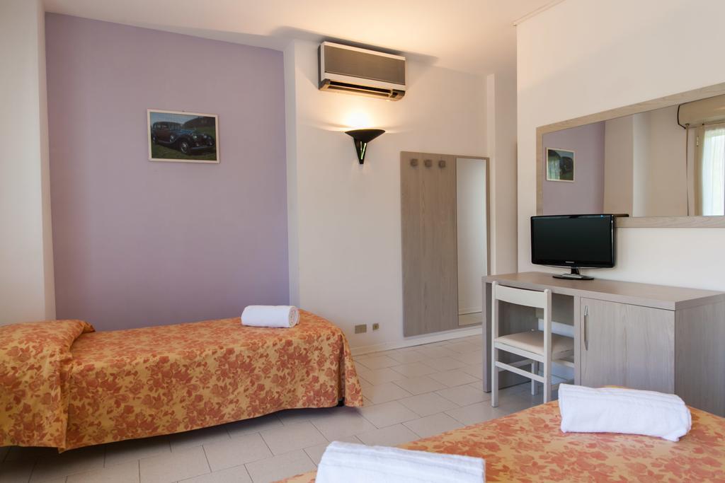 Hotel Suisse Milano Marittima Esterno foto