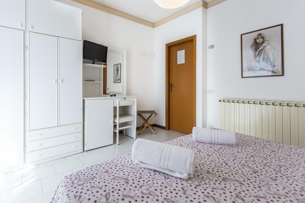 Hotel Suisse Milano Marittima Esterno foto