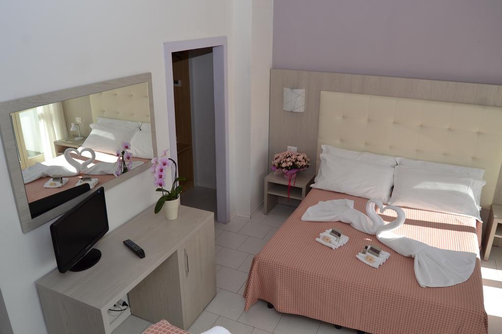 Hotel Suisse Milano Marittima Esterno foto
