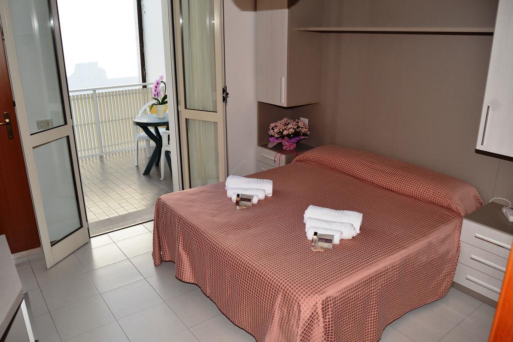 Hotel Suisse Milano Marittima Esterno foto