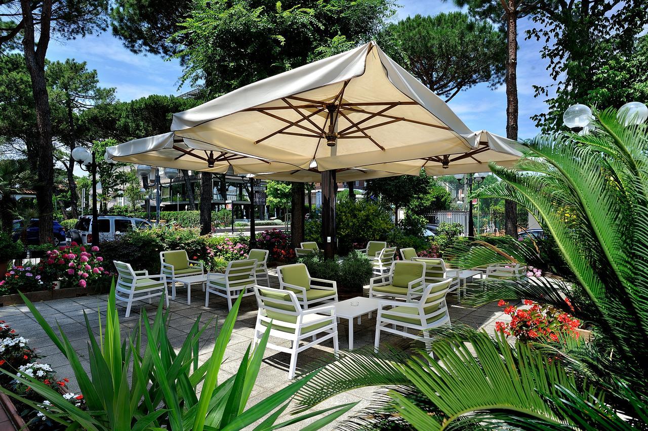 Hotel Suisse Milano Marittima Esterno foto
