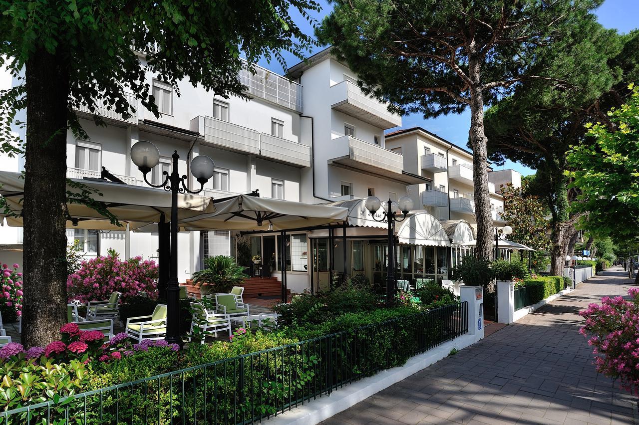 Hotel Suisse Milano Marittima Esterno foto