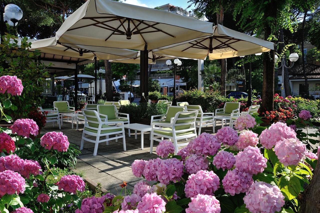 Hotel Suisse Milano Marittima Esterno foto