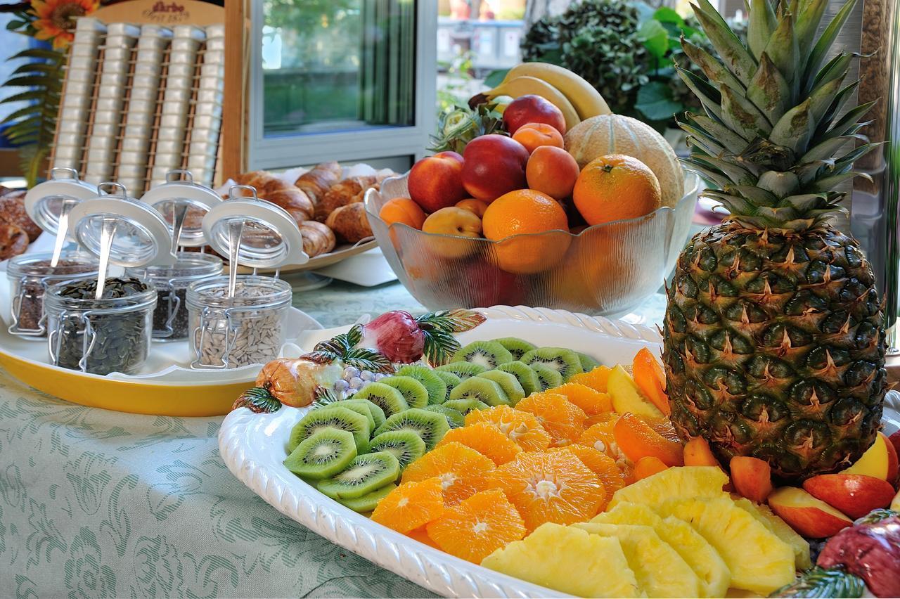 Hotel Suisse Milano Marittima Esterno foto