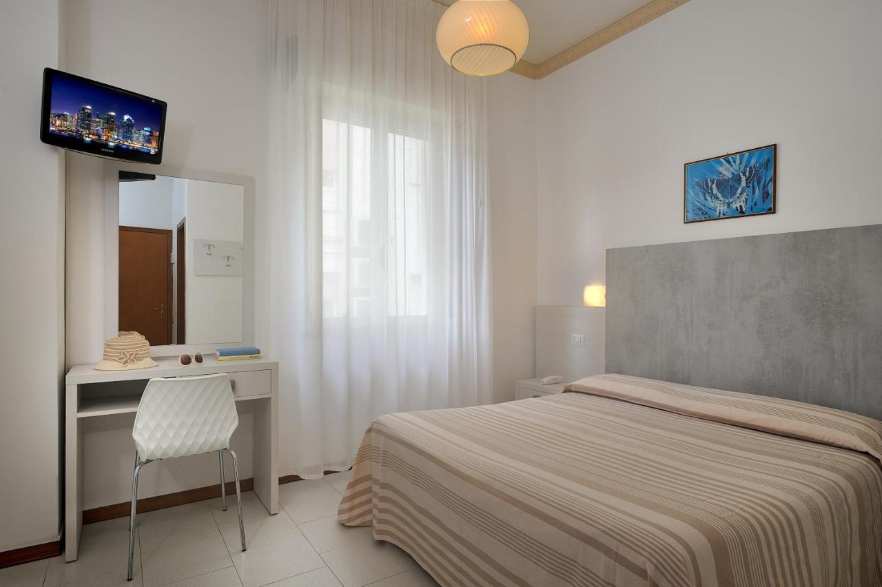 Hotel Suisse Milano Marittima Esterno foto