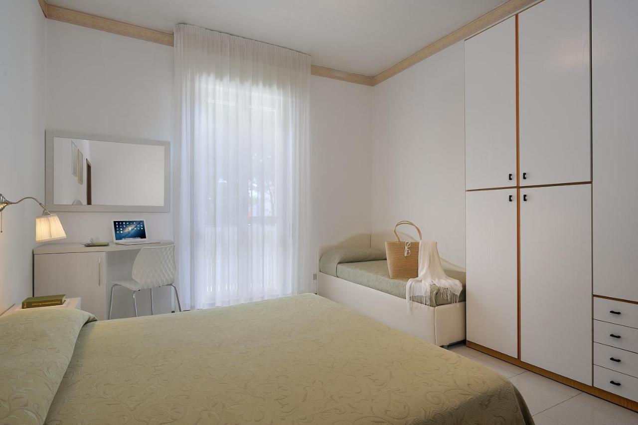 Hotel Suisse Milano Marittima Esterno foto