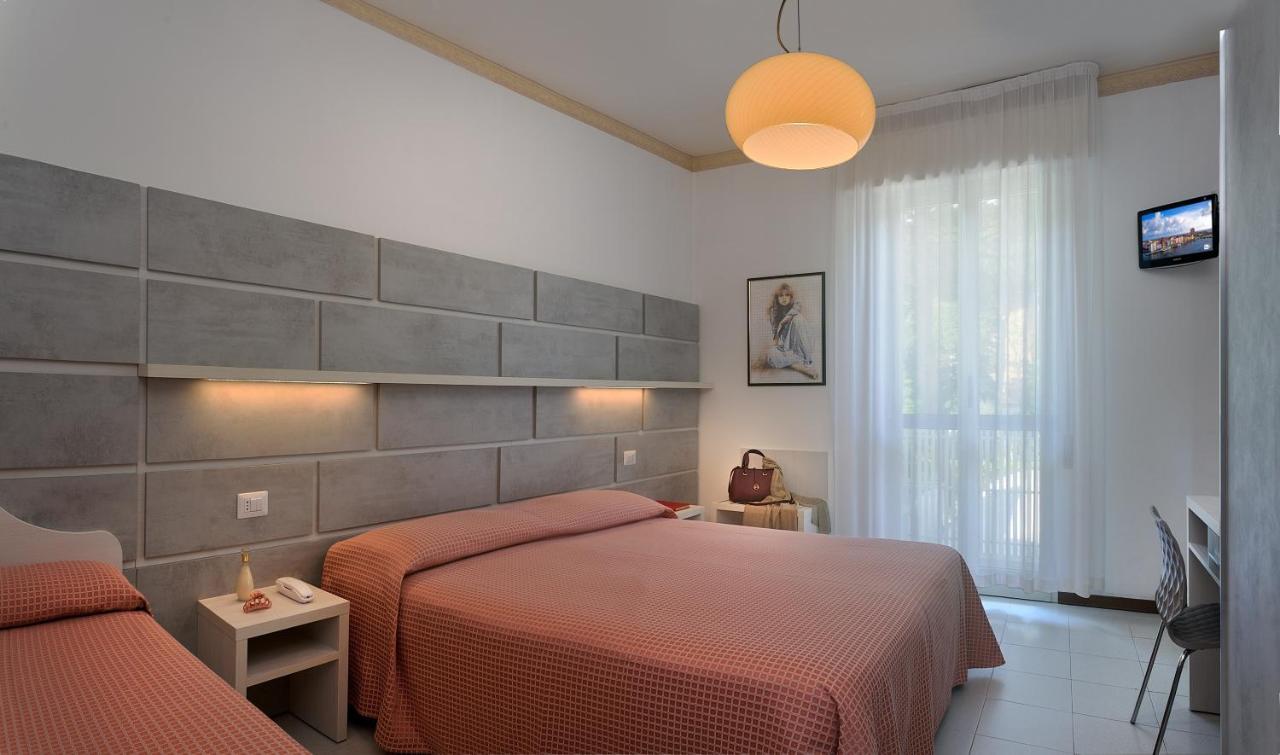 Hotel Suisse Milano Marittima Esterno foto